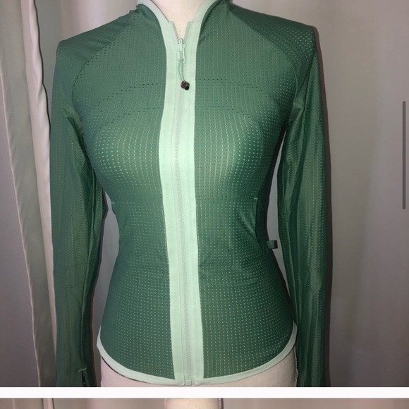 Lululemon reversible jacket - Picture 8 of 8